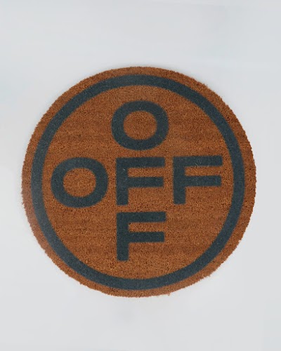 Off - White — Round Logo Doormat One Size Brown — Thảm