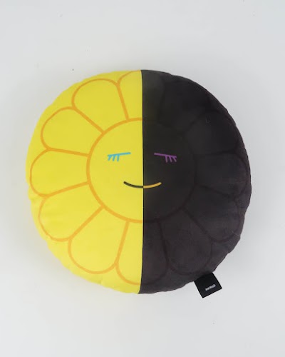 Kaikaikiki X Hikaru — Flower Cushion Black/Yellow — Gối
