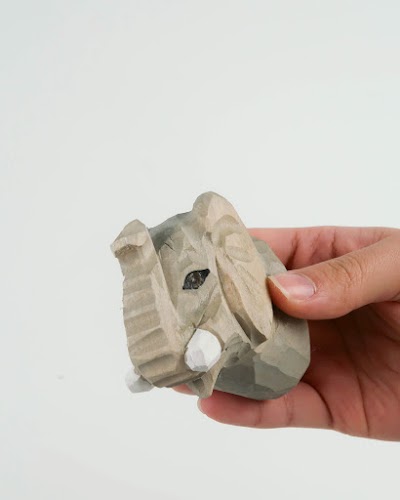 Ferm Living — Elephant Hand Carved Hook — Móc treo gắn tường